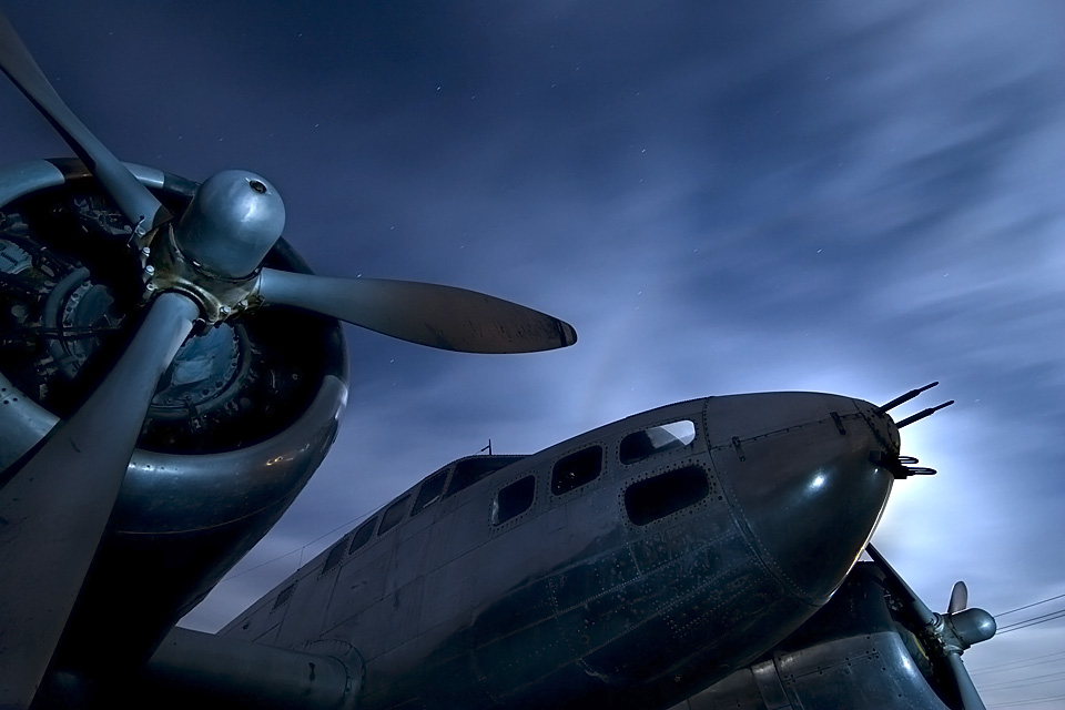 Sleeping Dragon  :::::  Douglas B-23 Dragon, rare late-'30s bomber based on the DC-3.