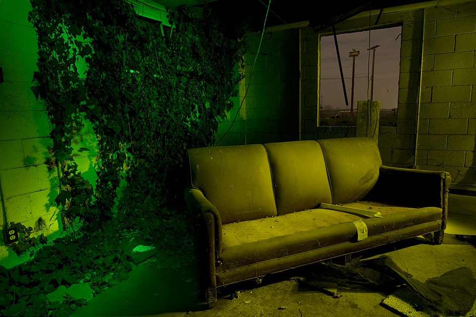 Interior Ivy  :::::  Abandoned perimeter building.
